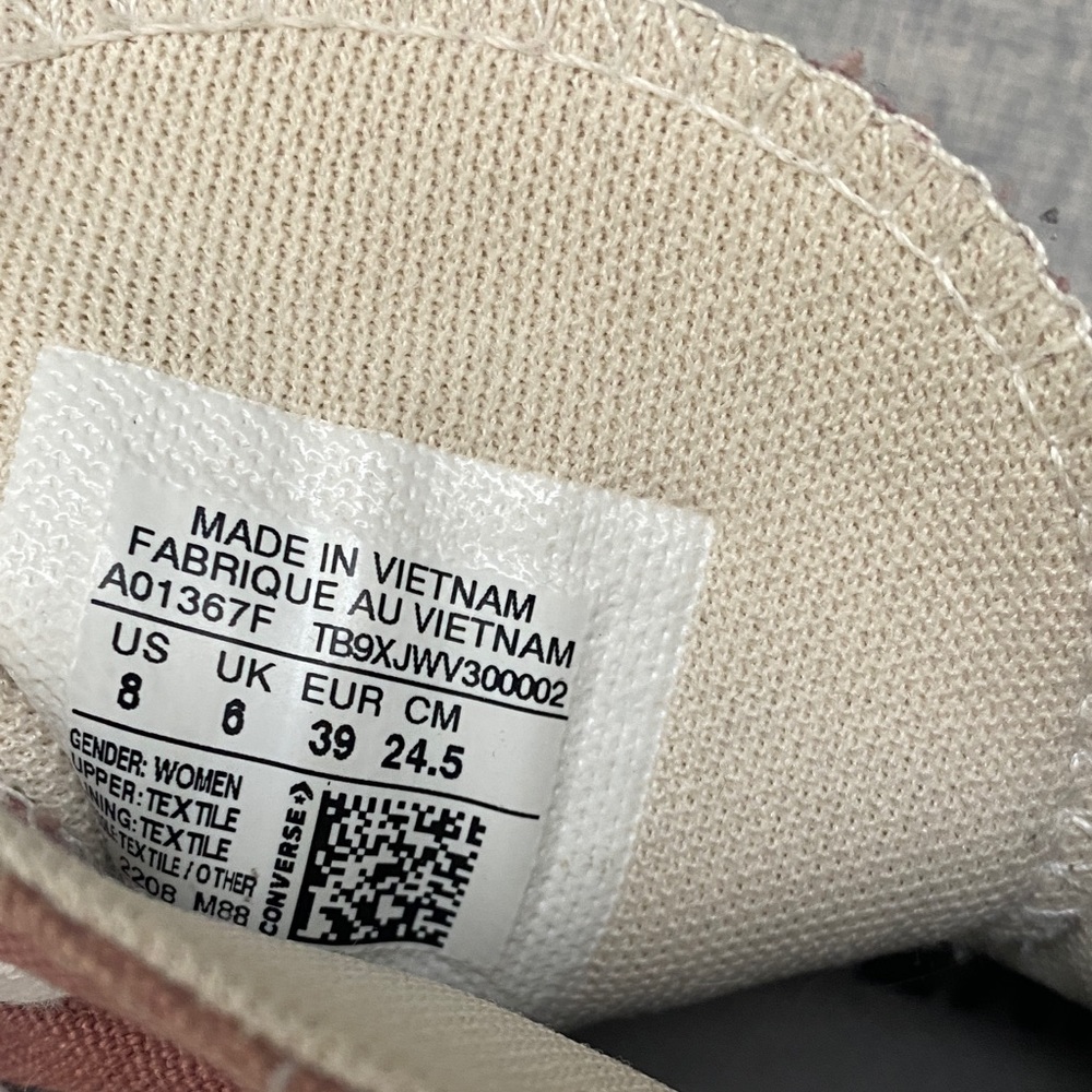 Converse High Tops in Dusty Pink - Picture 3 of 10